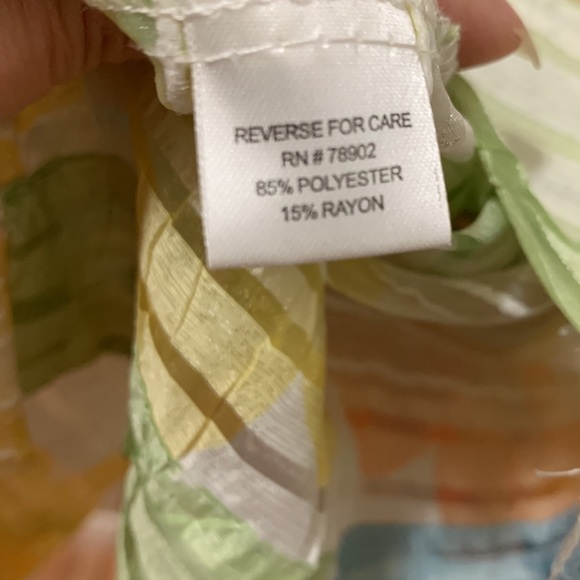 3/$15 Sheer floral pastels jacket size small - Picture 6 of 7